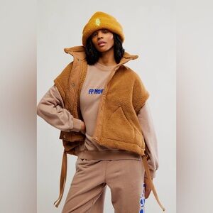 Free People Scout It Out Oversized Sherpa Vest in Honey NWT Size Medium